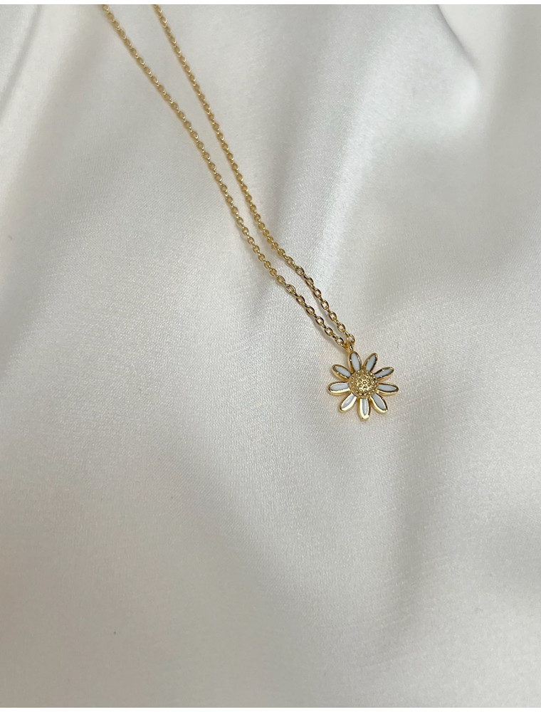 Golden Daisy Necklace